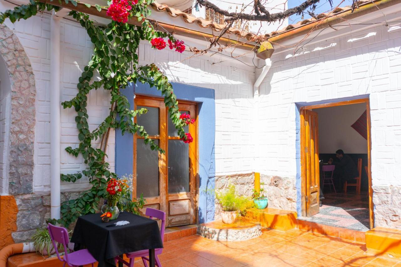 Hostal Zeballos Tarija Luaran gambar