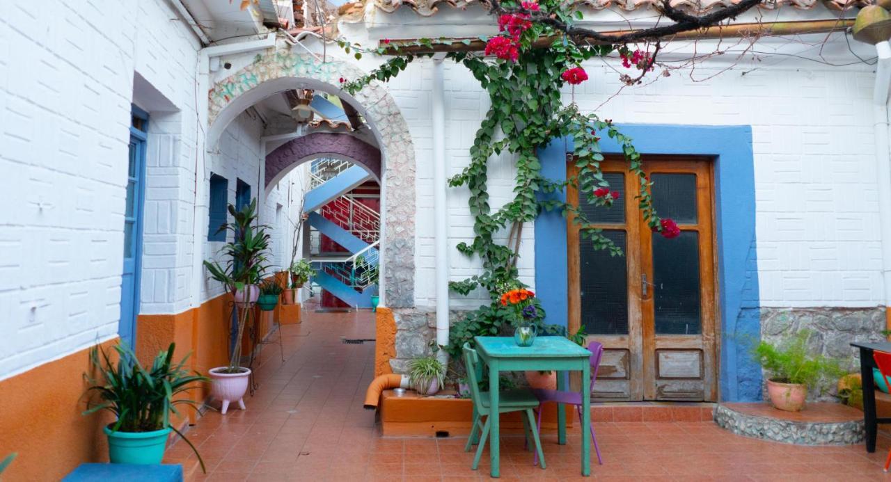 Hostal Zeballos Tarija Luaran gambar