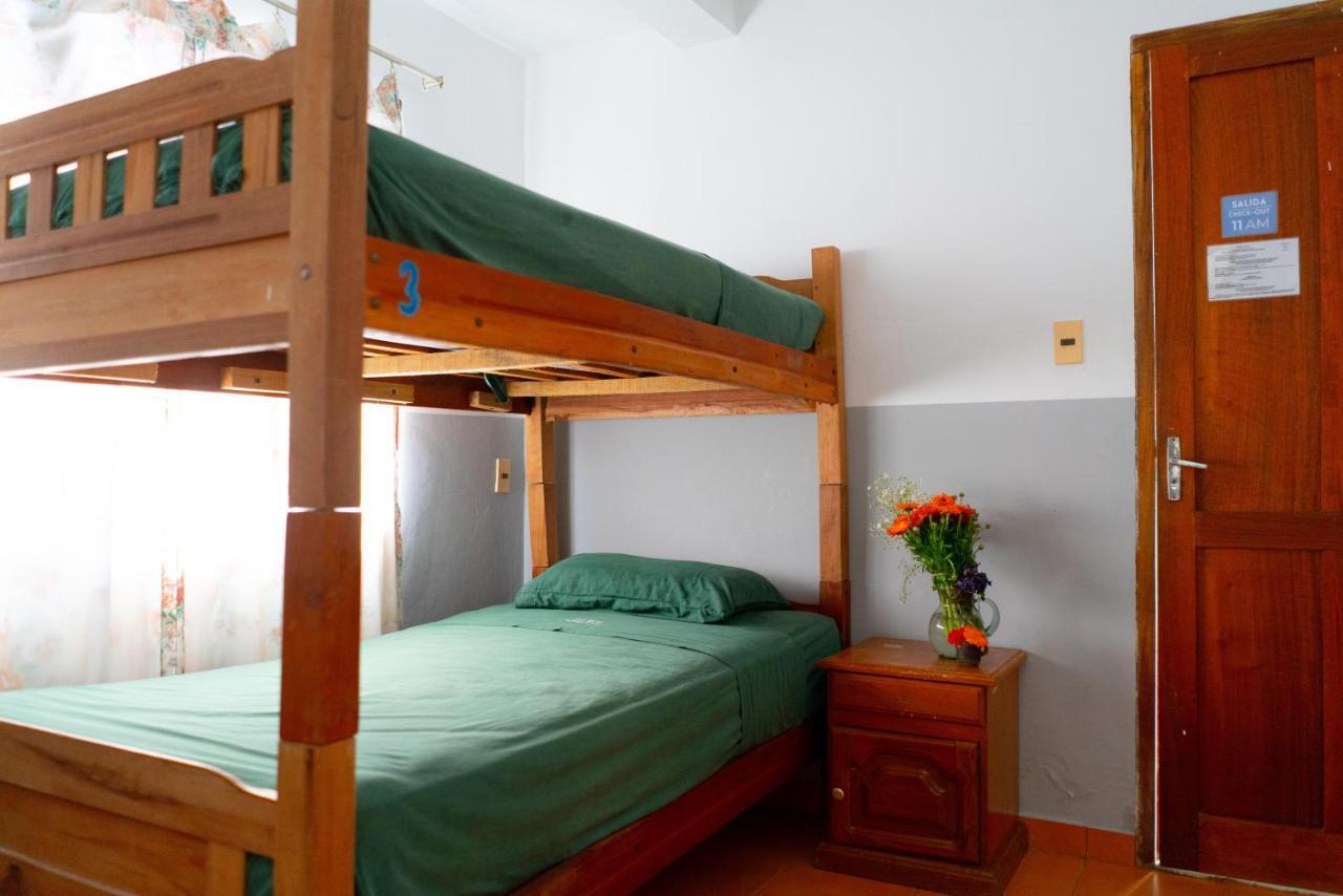 Hostal Zeballos Tarija Luaran gambar